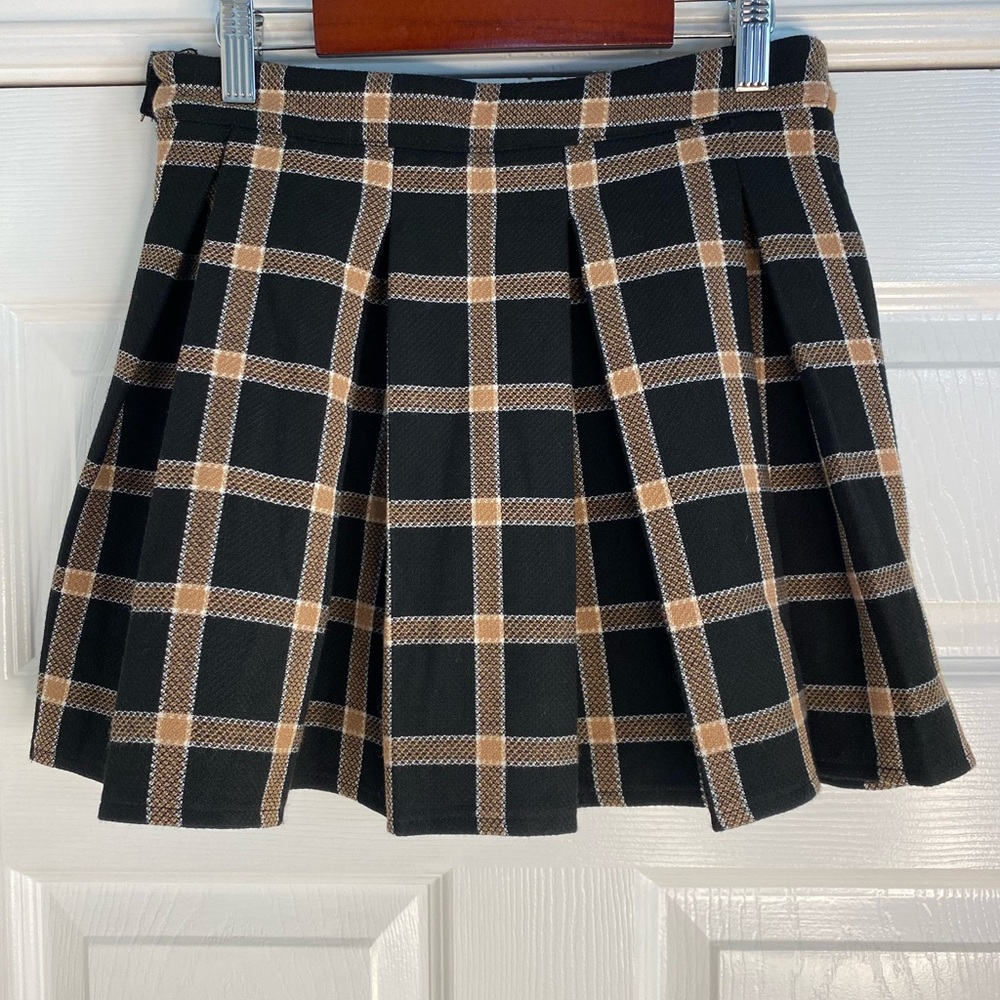 Forever 21 Girls Pleated Plaid Skirt Black/Beige Size 11/12 Used 1X Like New